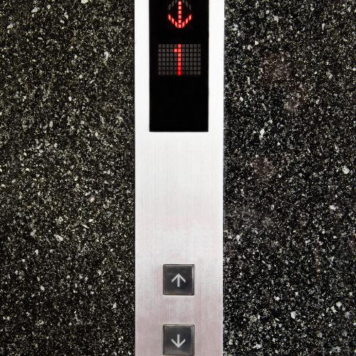 Ascenseur avec système d'économie d'énergie